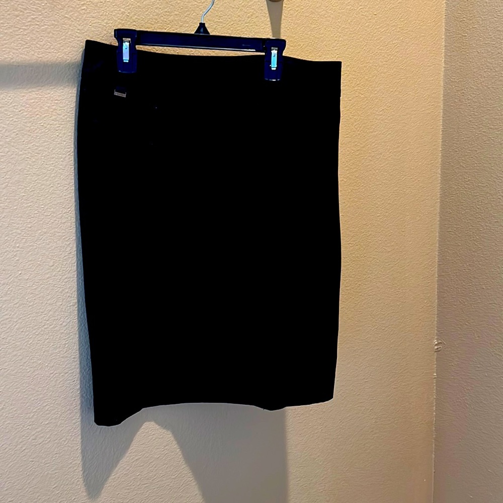 Calvin Klein size 6 black business skirt